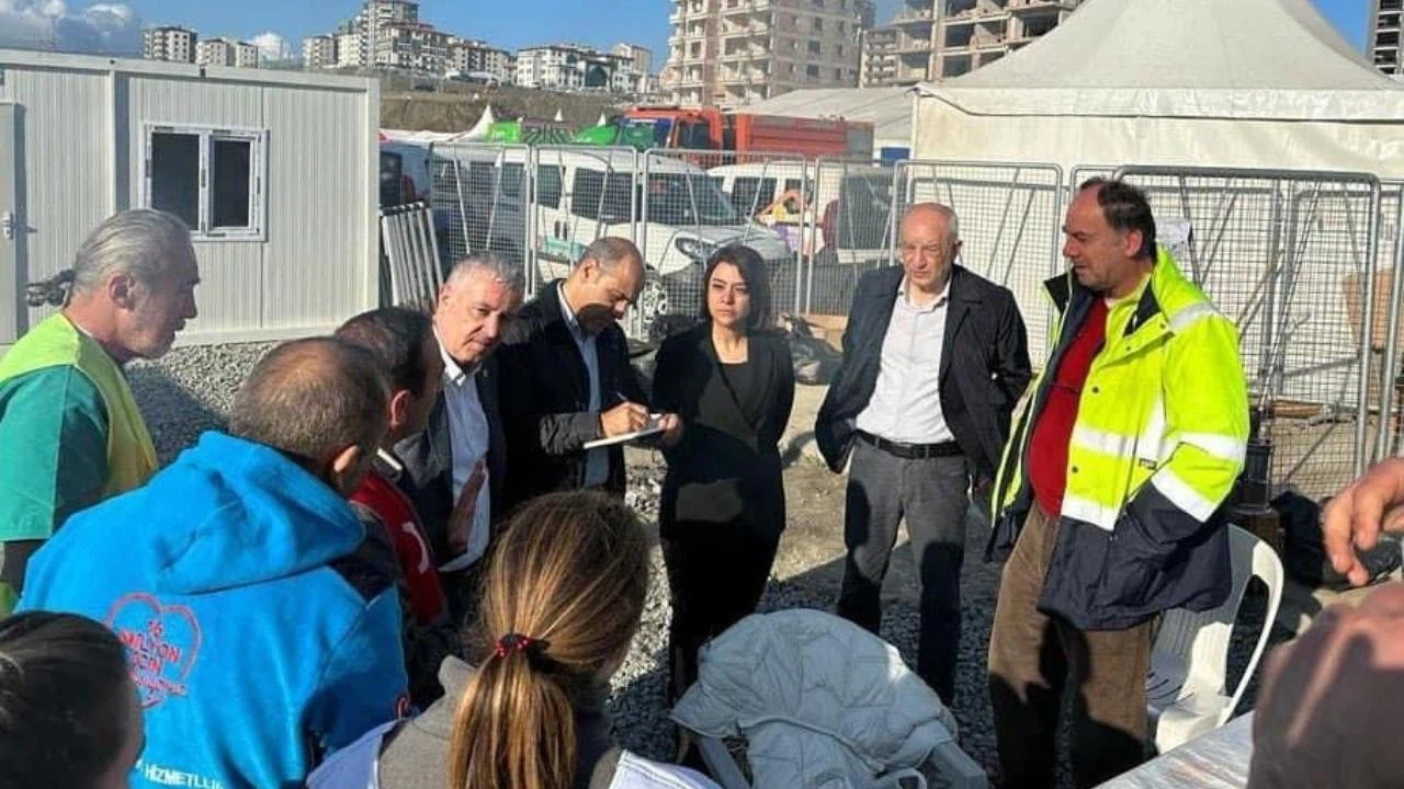 Şahin: “Hasar gören hastaneler araştırılsın”