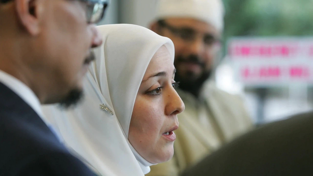 ABD'nin ilk başörtülü yargıcı görevine başladı!