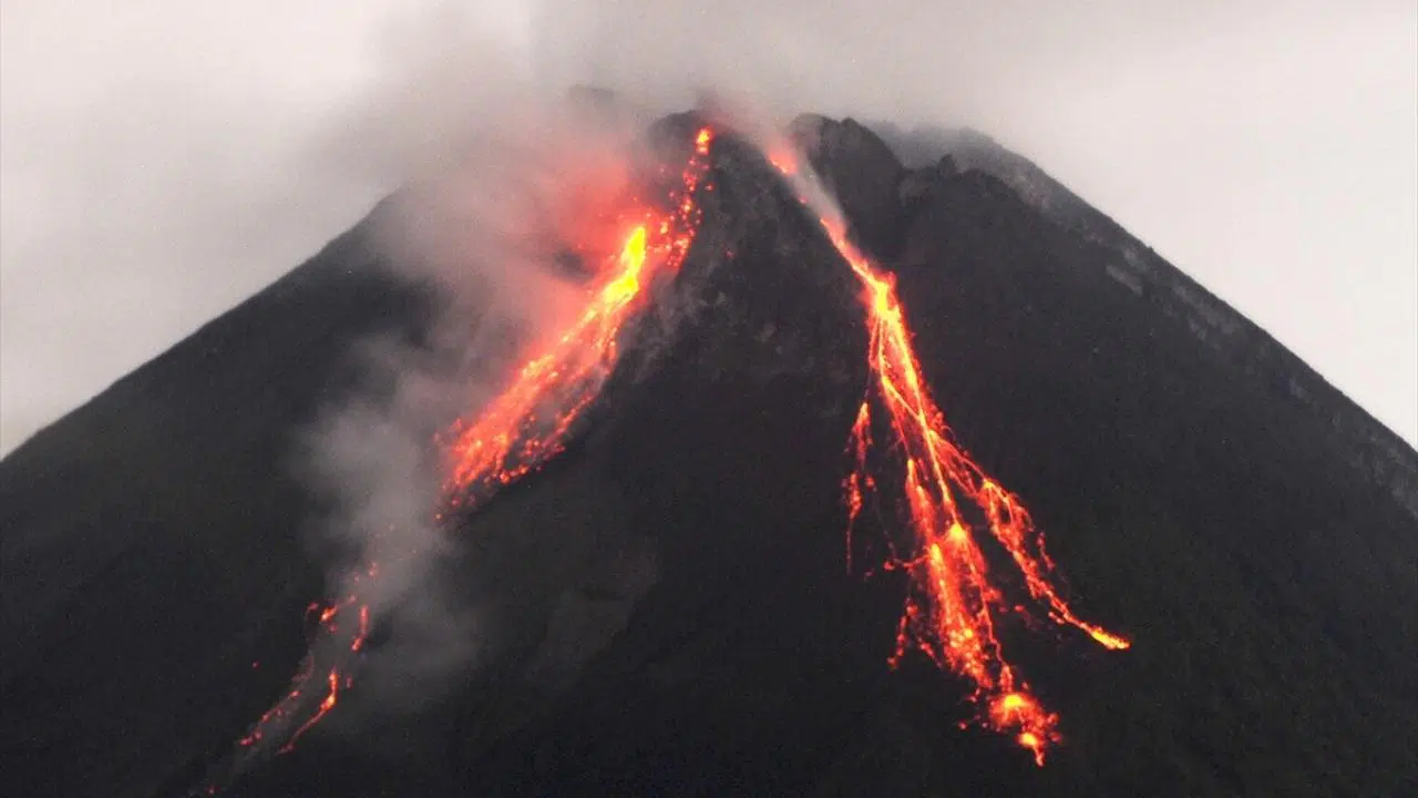 Merapi Yanardağı'nda hareketlilik!