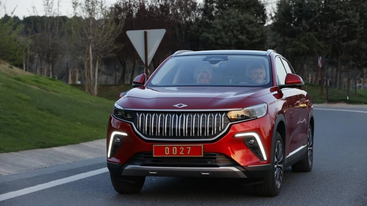 Bakan Nebati, Togg ile ilk sürüşünü gerçekleştirdi