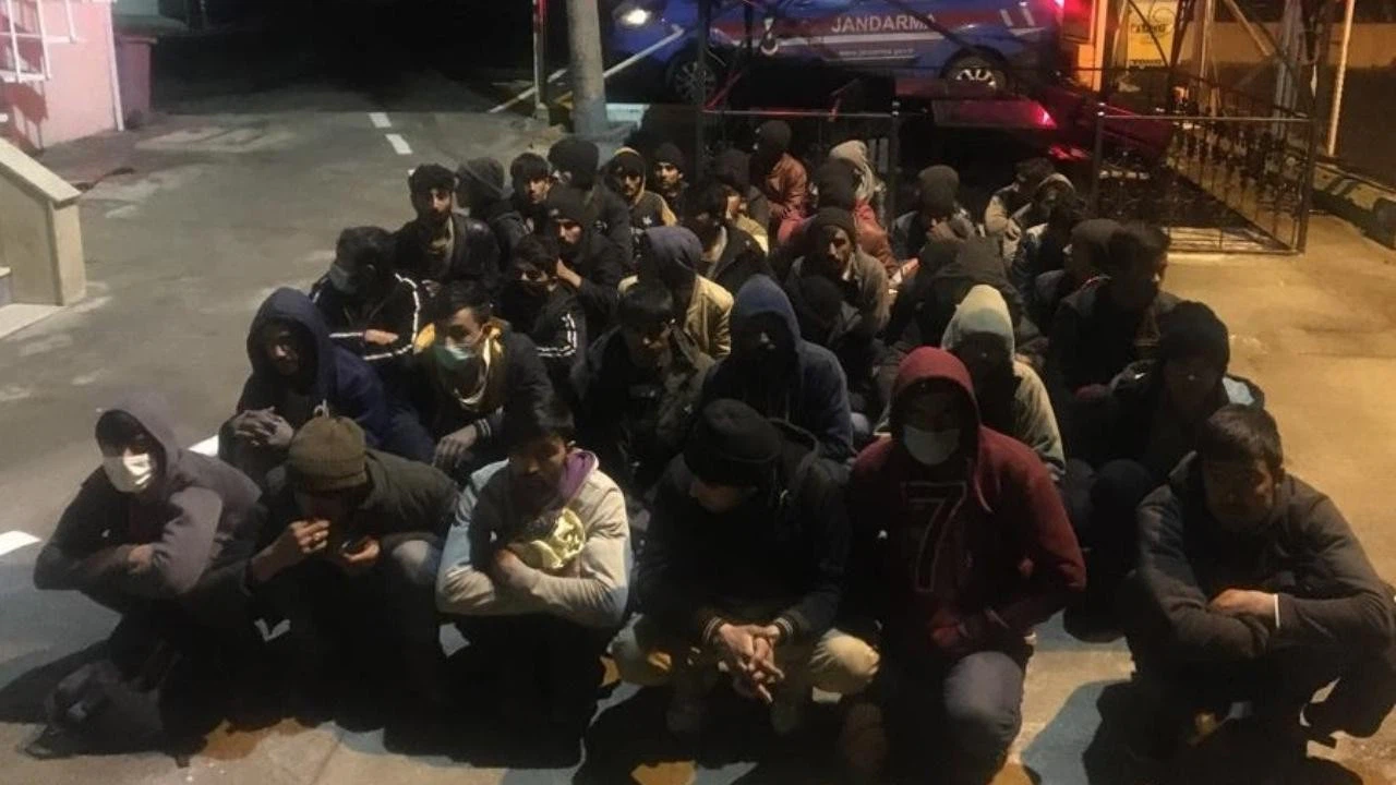 Kocaeli'de 96 düzensiz göçmen sınır dışı edildi!