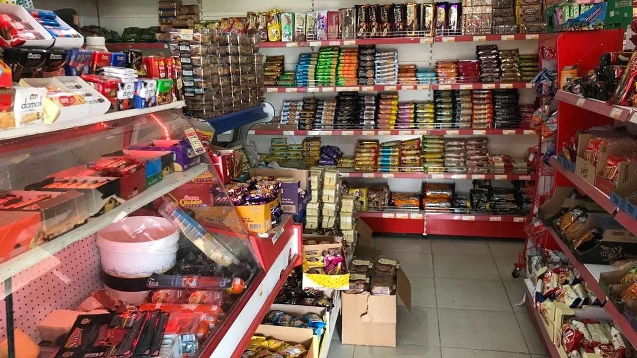 Bakkal görünümlü döviz bürosu!