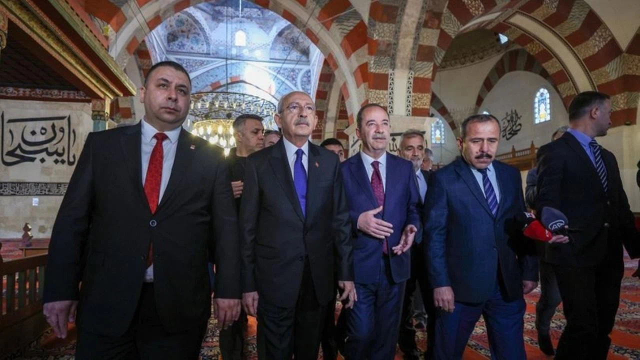 Kılıçdaroğlu Edirne'de Eski Cami'yi ziyaret etti!