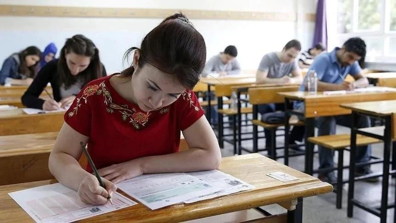 LGS merkezi sınavının soruları ve cevap anahtarları yayımlandı