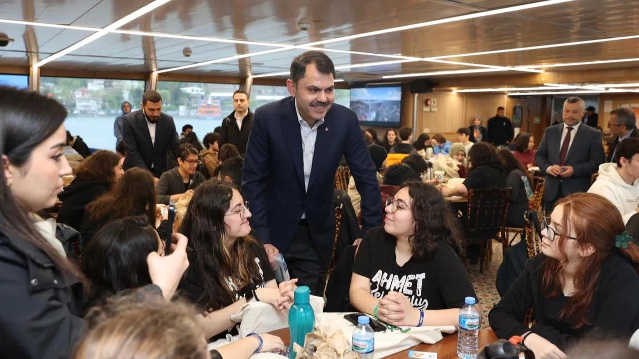Bakan Kurum: "TEKNOFEST gençliğimiz gümbür gümbür geliyor"