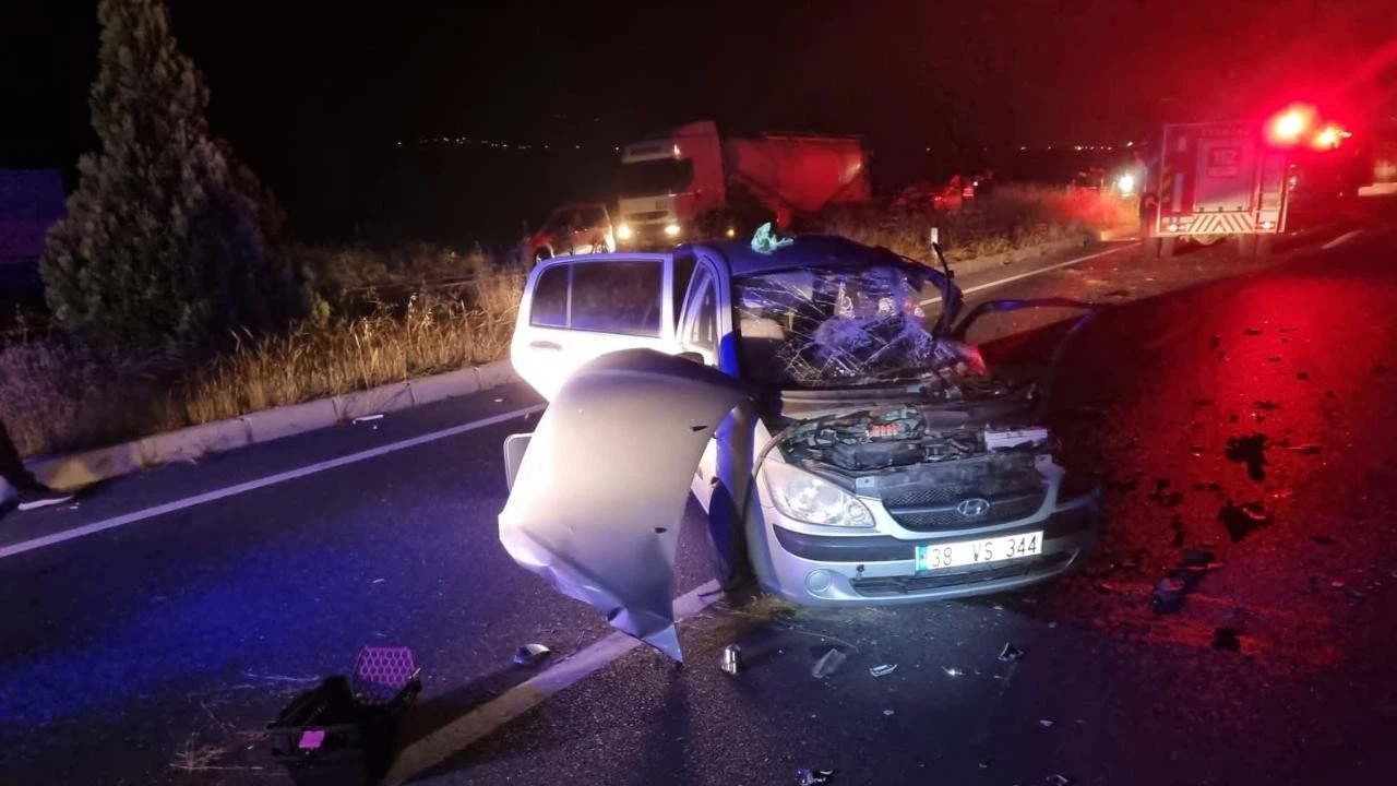 Aydın'da 4 aracın karıştığı kazada 2 kişi öldü