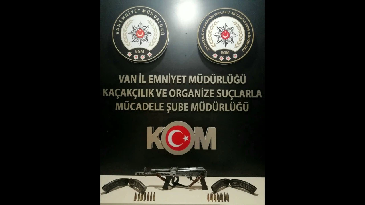 Van'da 1 kilogram uyuşturucu, silah ve mühimmat ele geçirildi!
