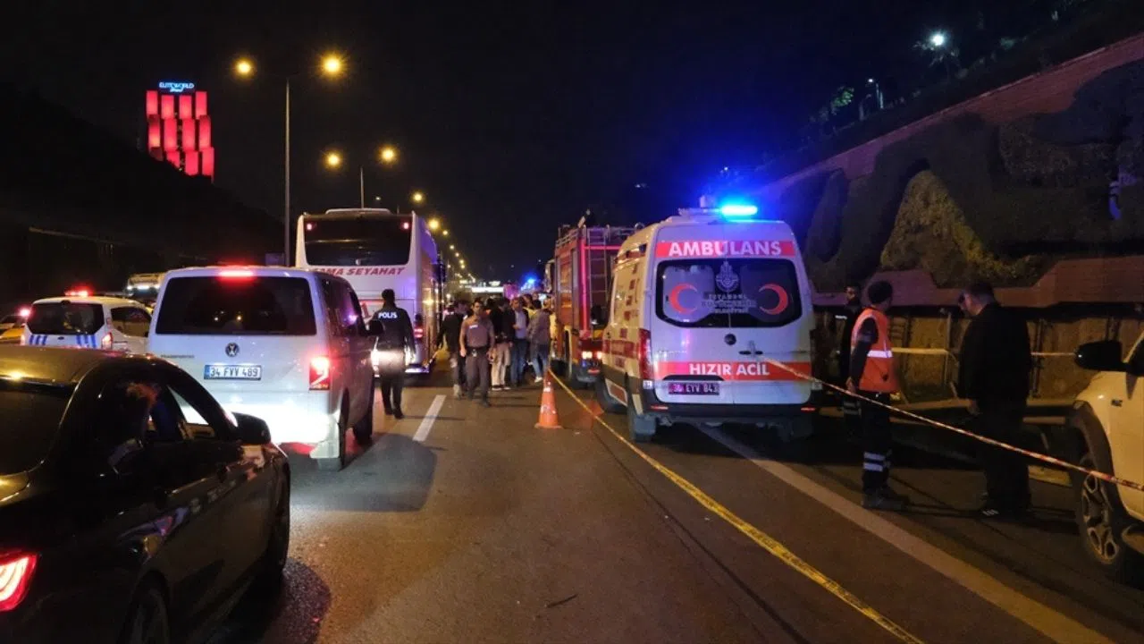 Maltepe'de alkollü sürücü İBB işçilerine çarptı! 4 işçi hayatını kaybetti!