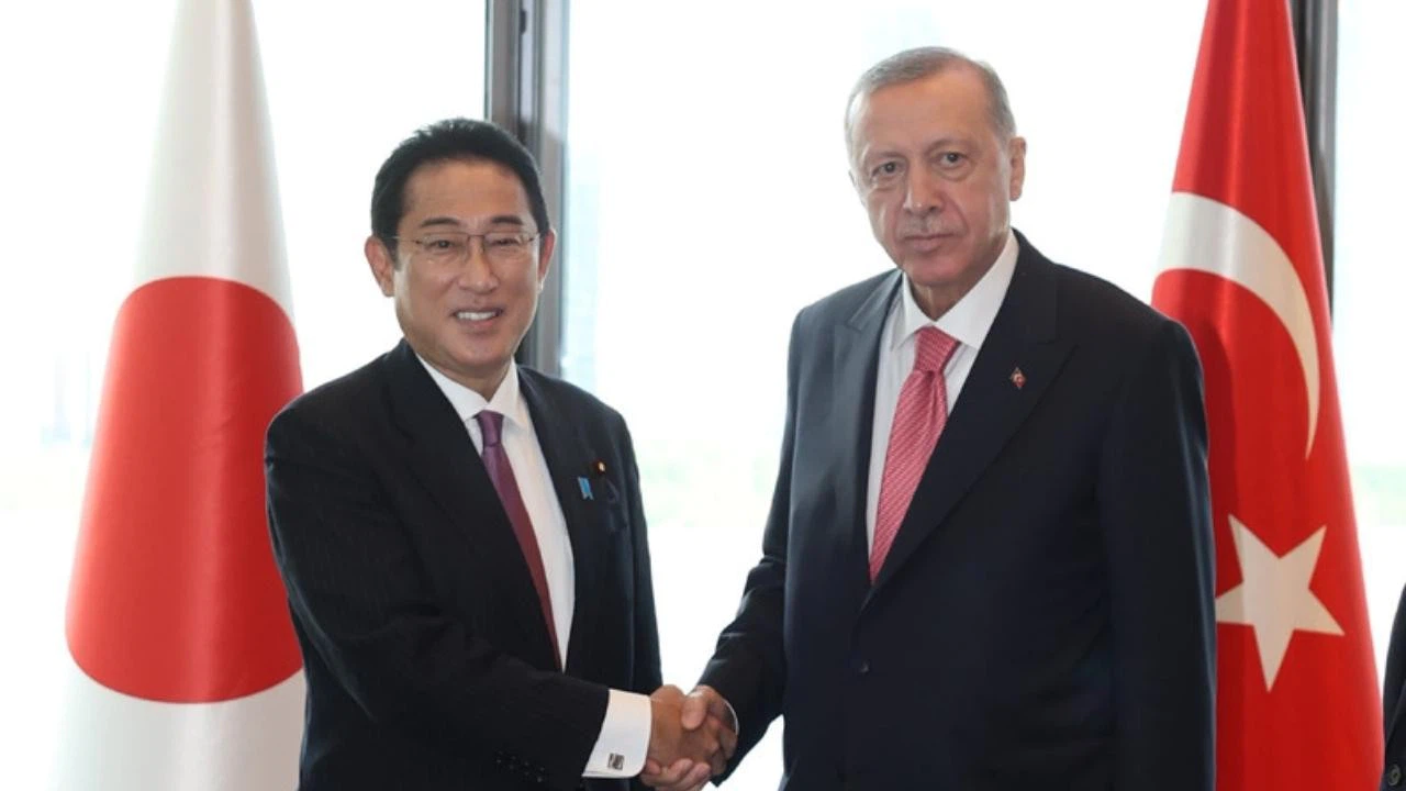 Japonya Başbakanı Kişida, Cumhurbaşkanı Erdoğan'ı kutladı!