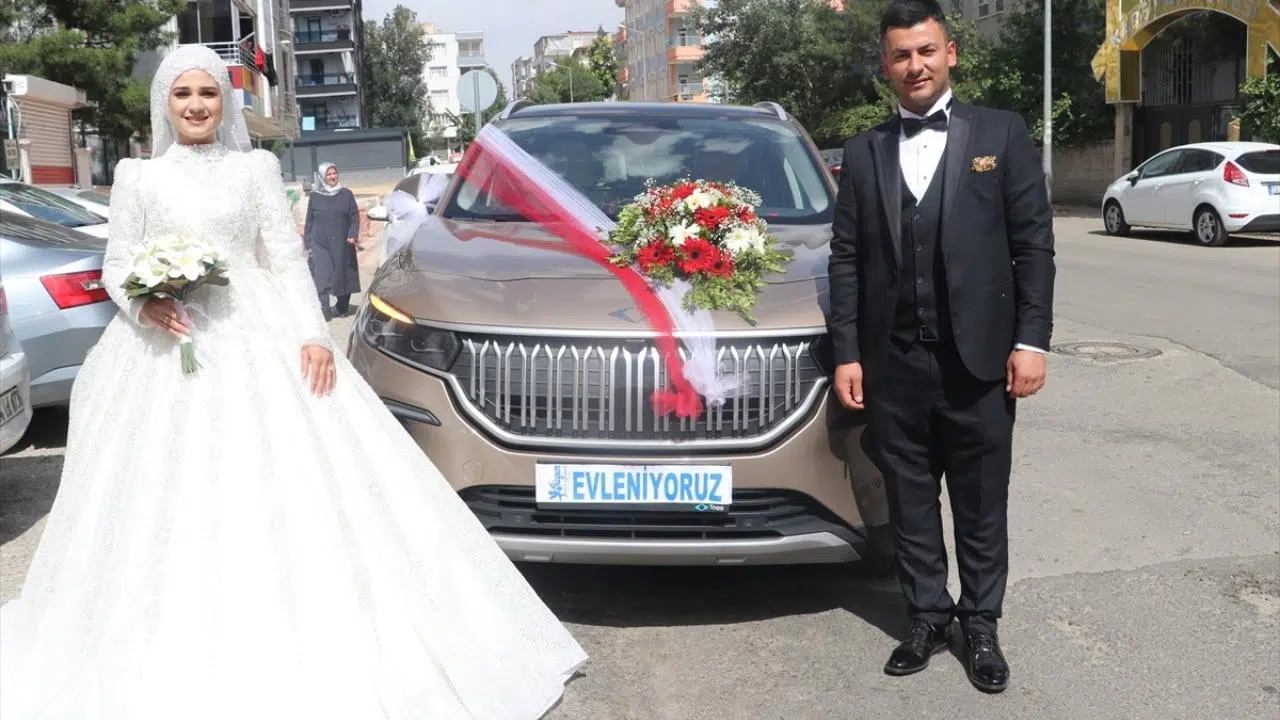Batman Valiliğine tahsis edilen Togg, gelin arabası oldu