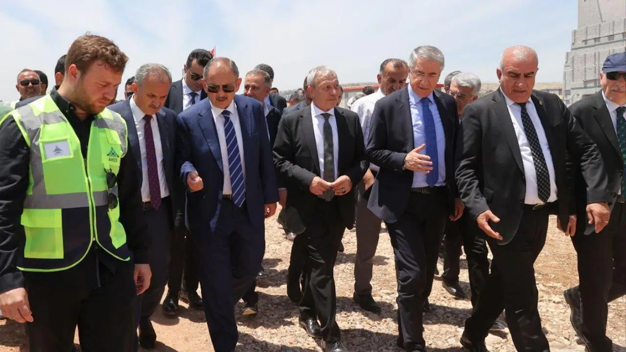 Bakan Özhaseki: "Deprem bölgesi için yeni formüller var"