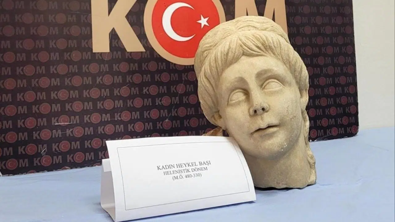 2 bin yıllık kadın heykelini bulaşık makinesinde sakladılar!