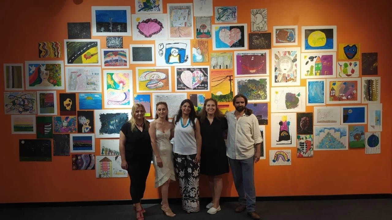 Depremzede çocuklardan ‘Elimi Bırakma’ sergisi!