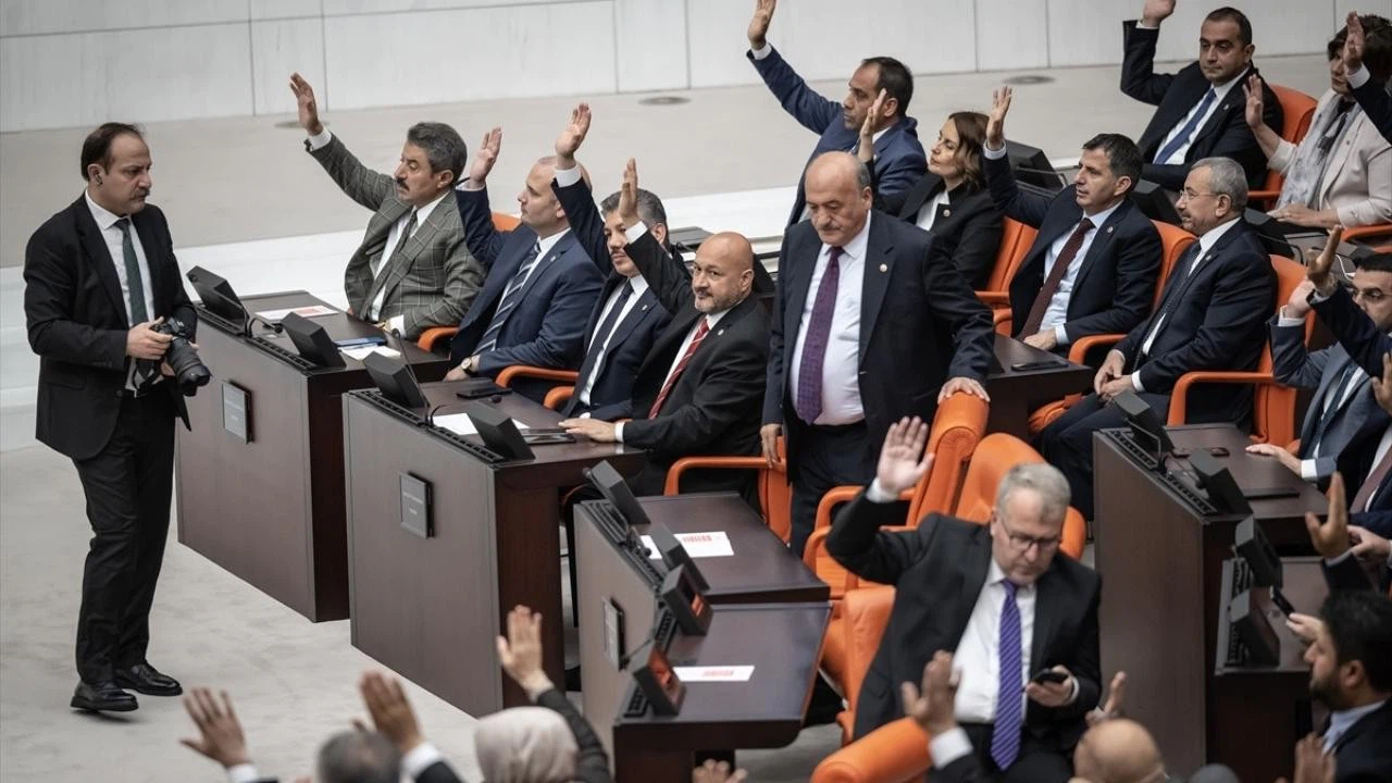 Saadet ve Gelecek grup için anlaştı!