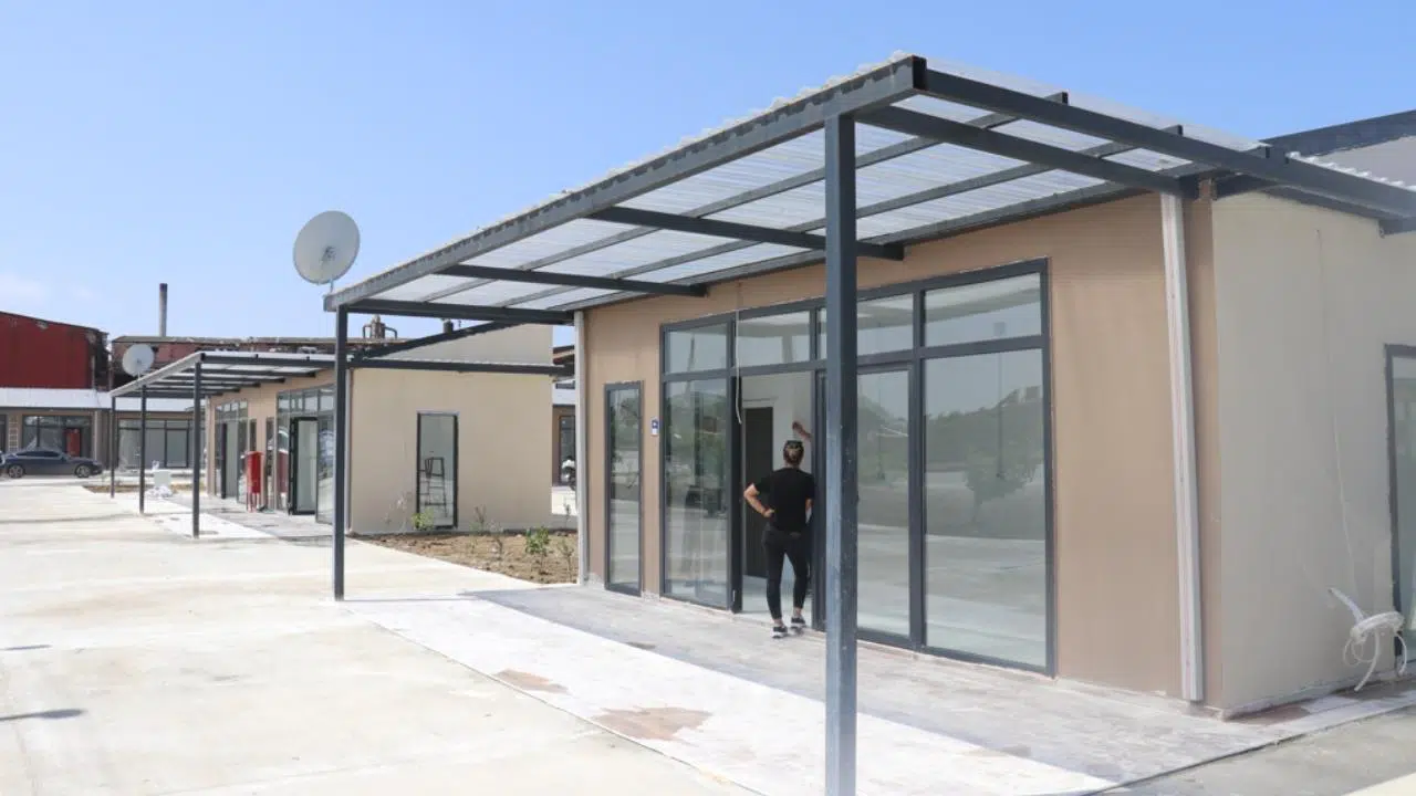 Hatay'da 2 bin 509 geçici iş yerleri teslim edildi