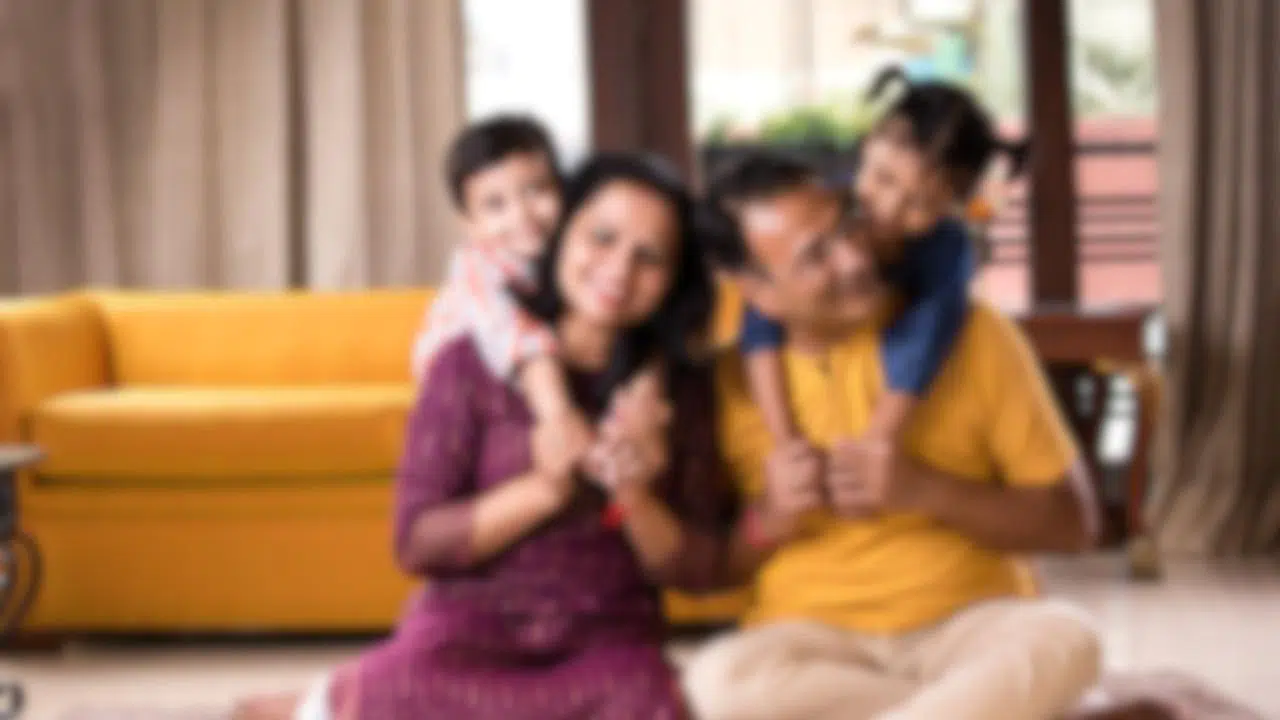 Hindistan'da bir aile, cep telefonu almak için bebeğini sattı