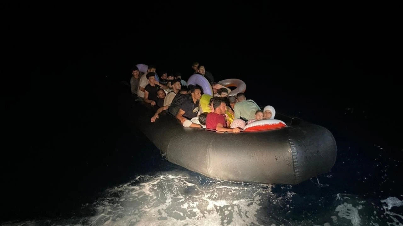 Datça açıklarında 28 düzensiz göçmen yakalandı!