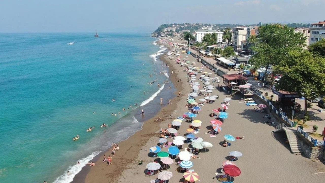 Akçakoca'da denize girmek yasaklandı