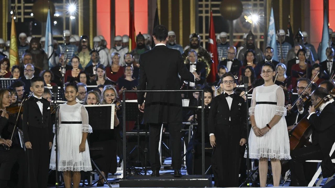 100. Yıl Marşı ilk kez seslendirildi!