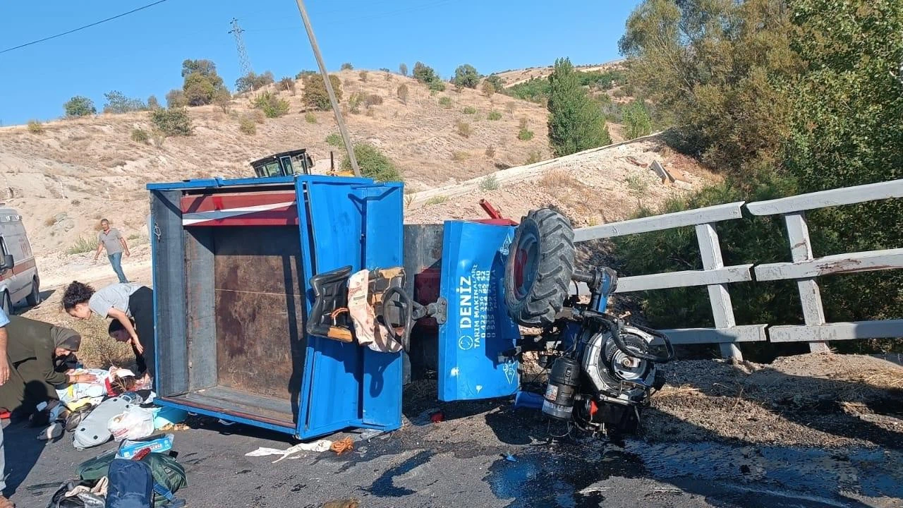 Elazığ'da patpat devrildi: 3'ü ağır, 14 yaralı