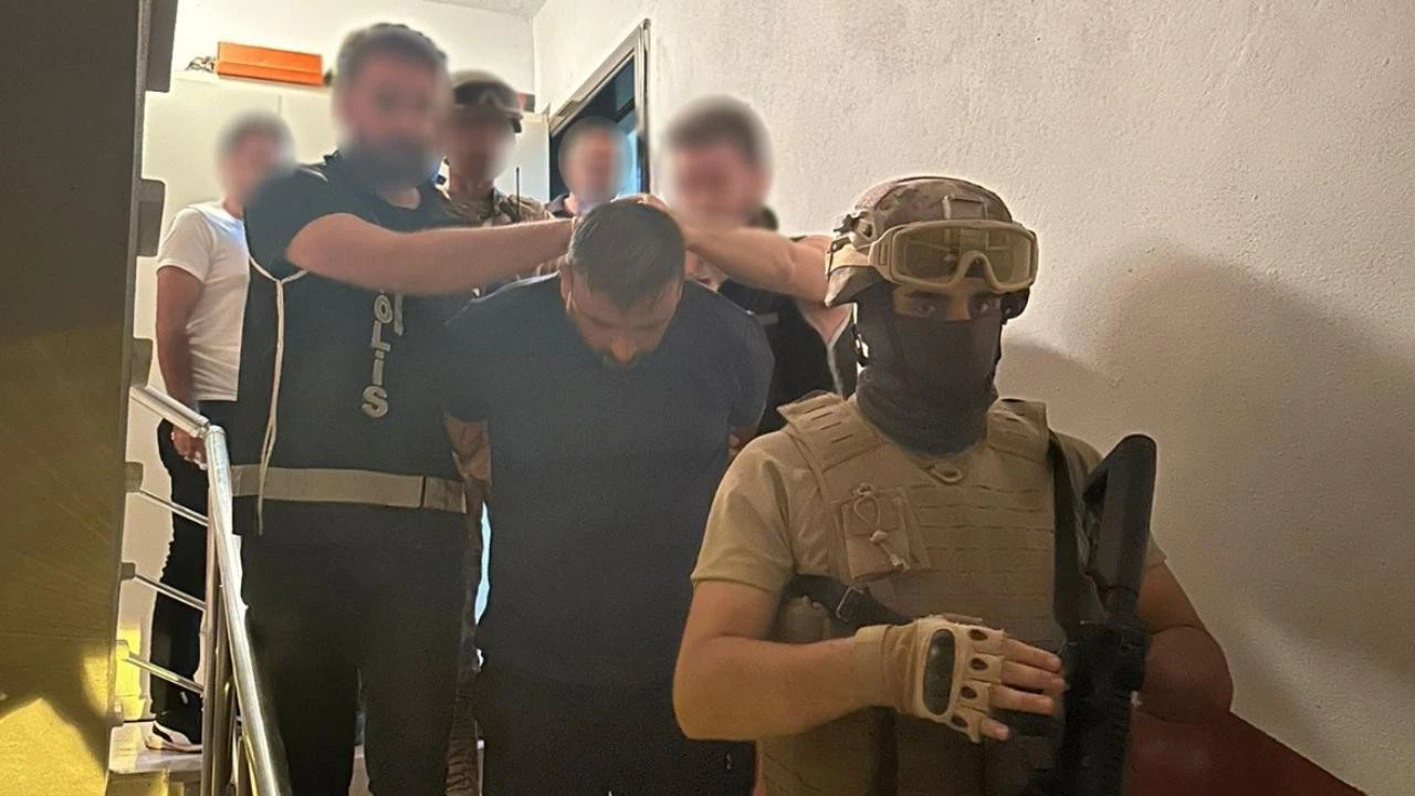 8 dosyadan 3 yıldır aranan suç örgütü lideri yakalandı!