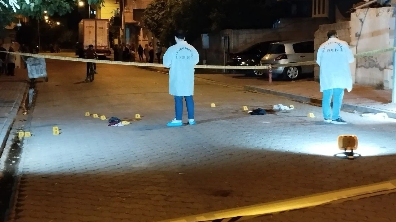 İki çocuğunun gözü önünde eşini öldürüp, intihara kalkıştı