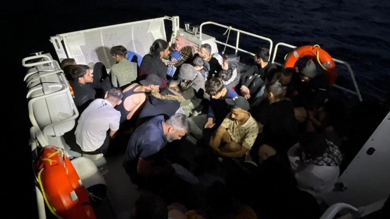 Aydın’da geri itilen 51 göçmen kurtarıldı!