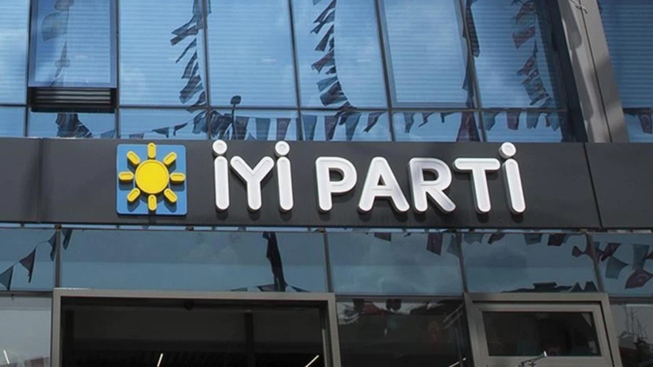 İYİ Parti'den 300 kişi istifa etti