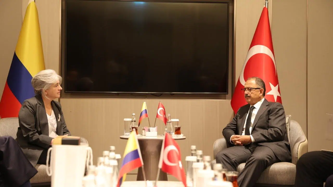 Bakan Özhaseki’den diploması trafiği