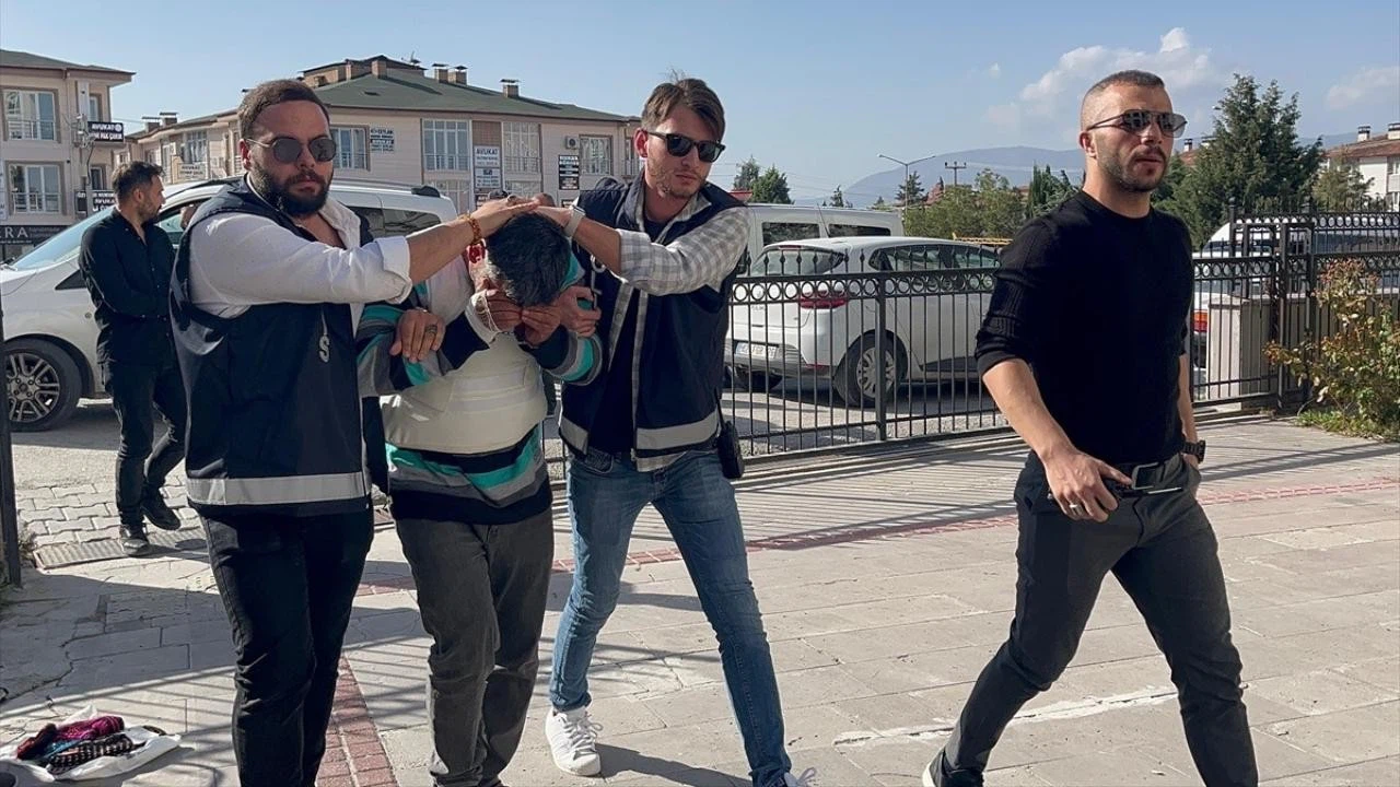 Yaşlı adamı öldüren, eşini de yaralayan zanlı tutuklandı