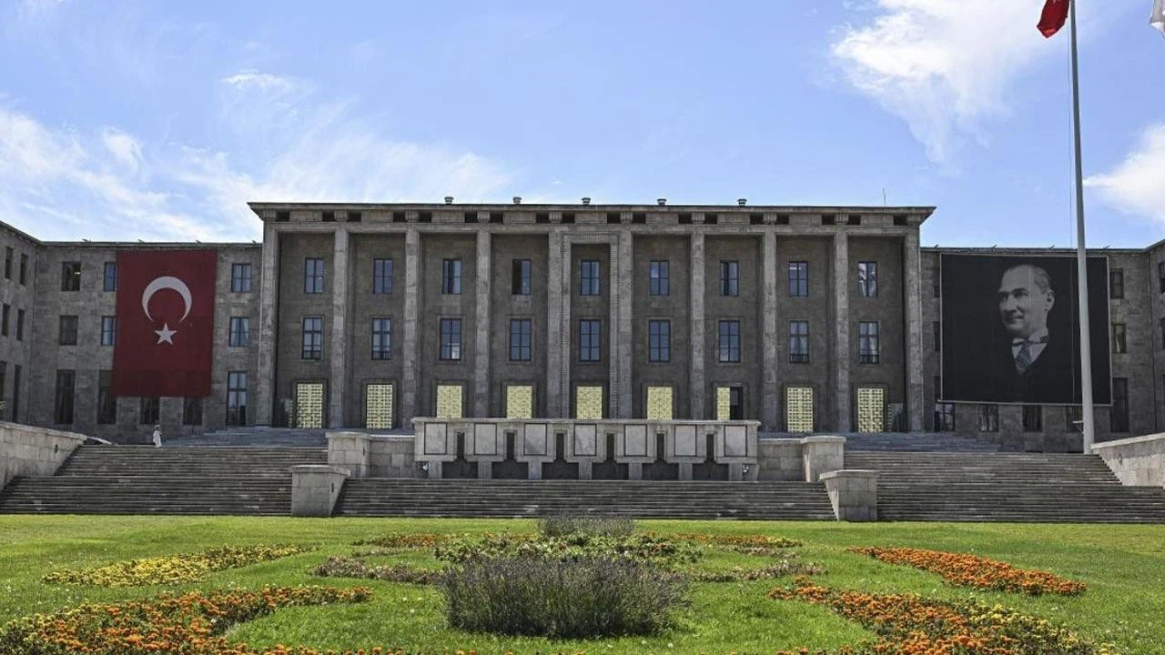 Meclis, kura ile 250 işçi alacak!