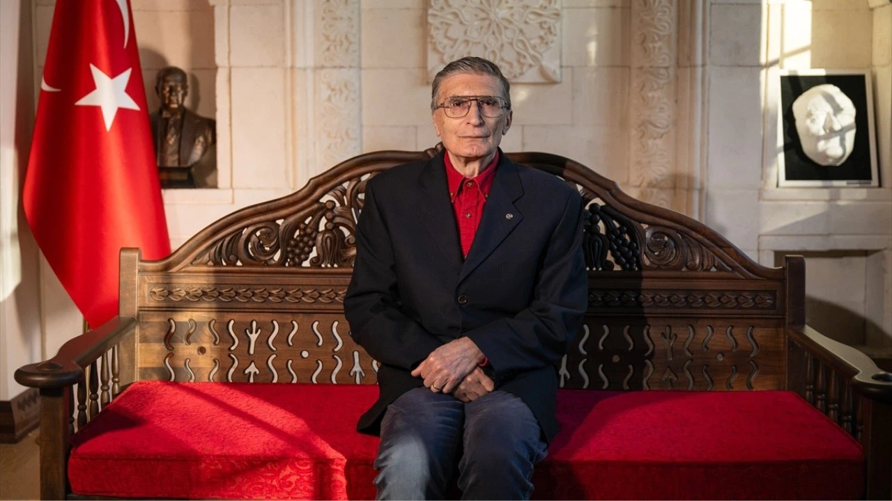 Cumhuriyet'in 100.yılına özel mektup Aziz Sancar'a ulaştı