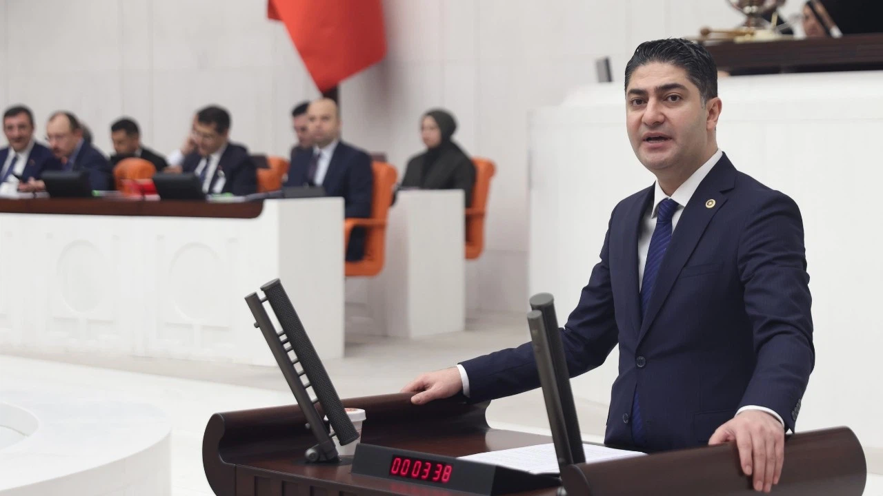 MHP, gazetecilere yeşil pasaport için teklif verdi!