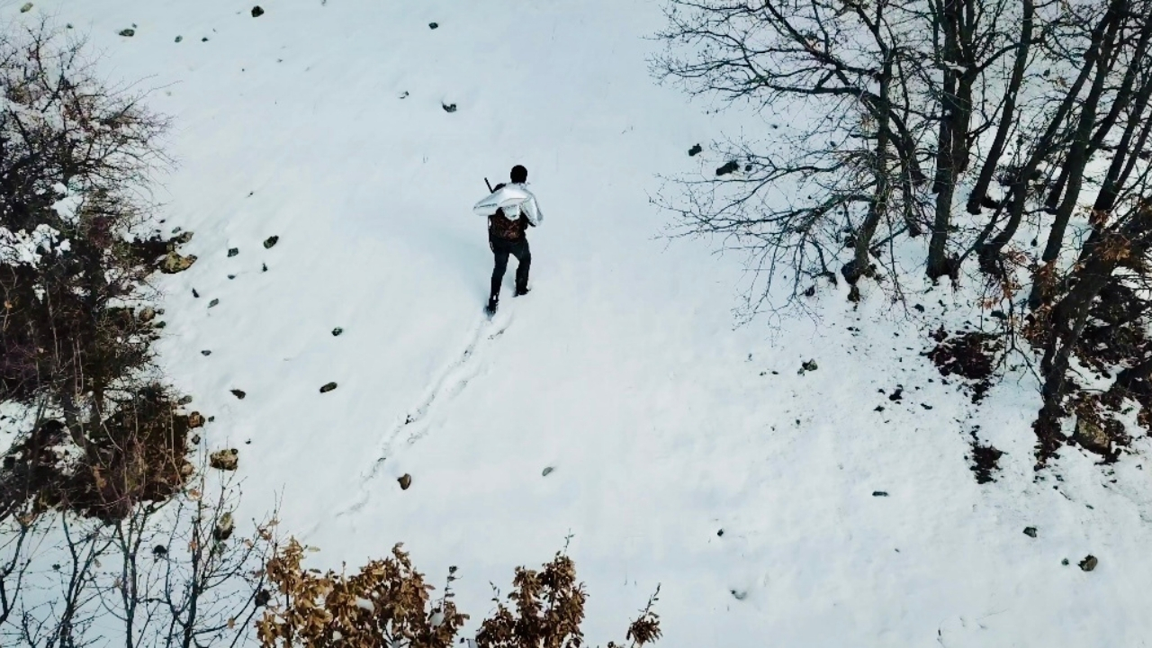 Kaçak avcı dron ile tespit edilip, yakalandı