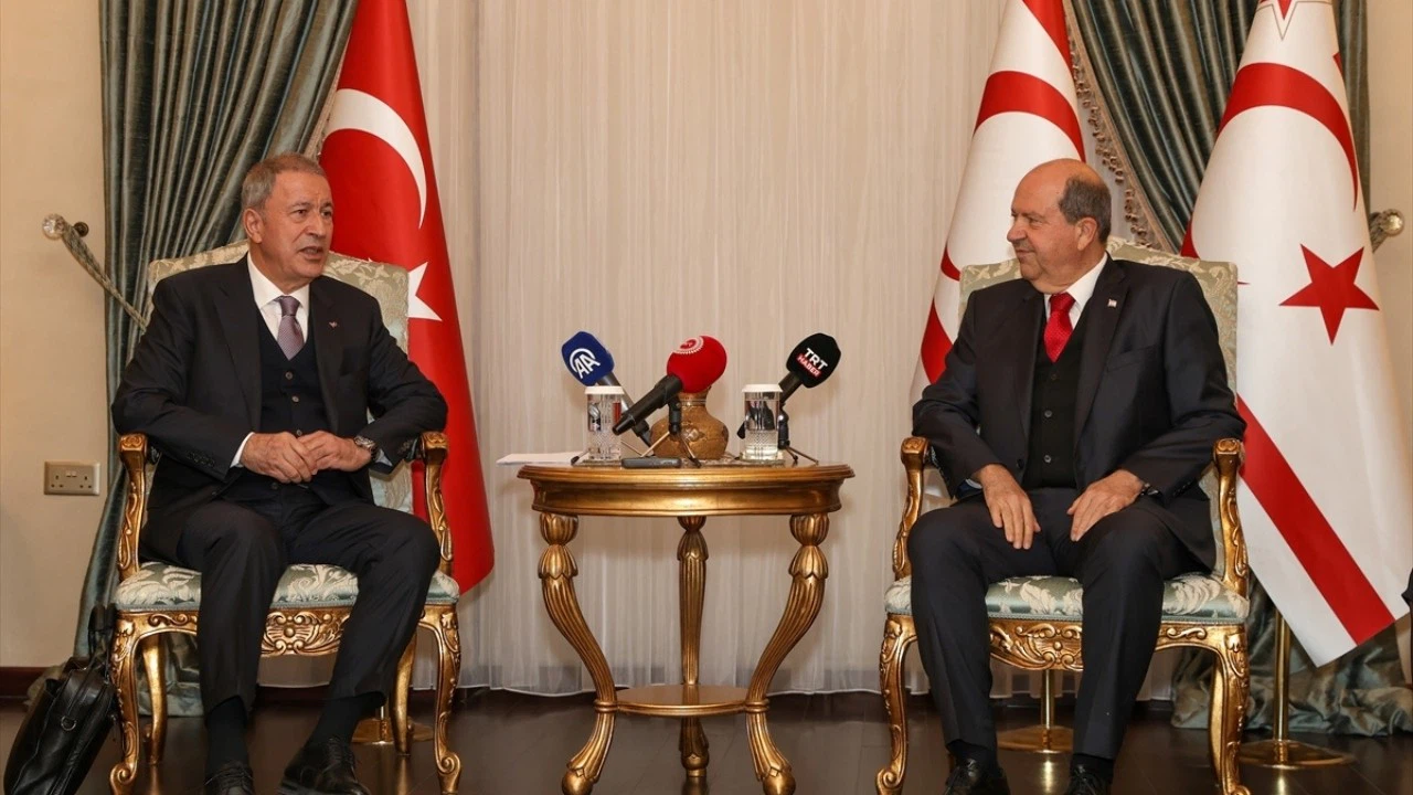 KKTC Cumhurbaşkanı Tatar, Akar’ı kabul etti!