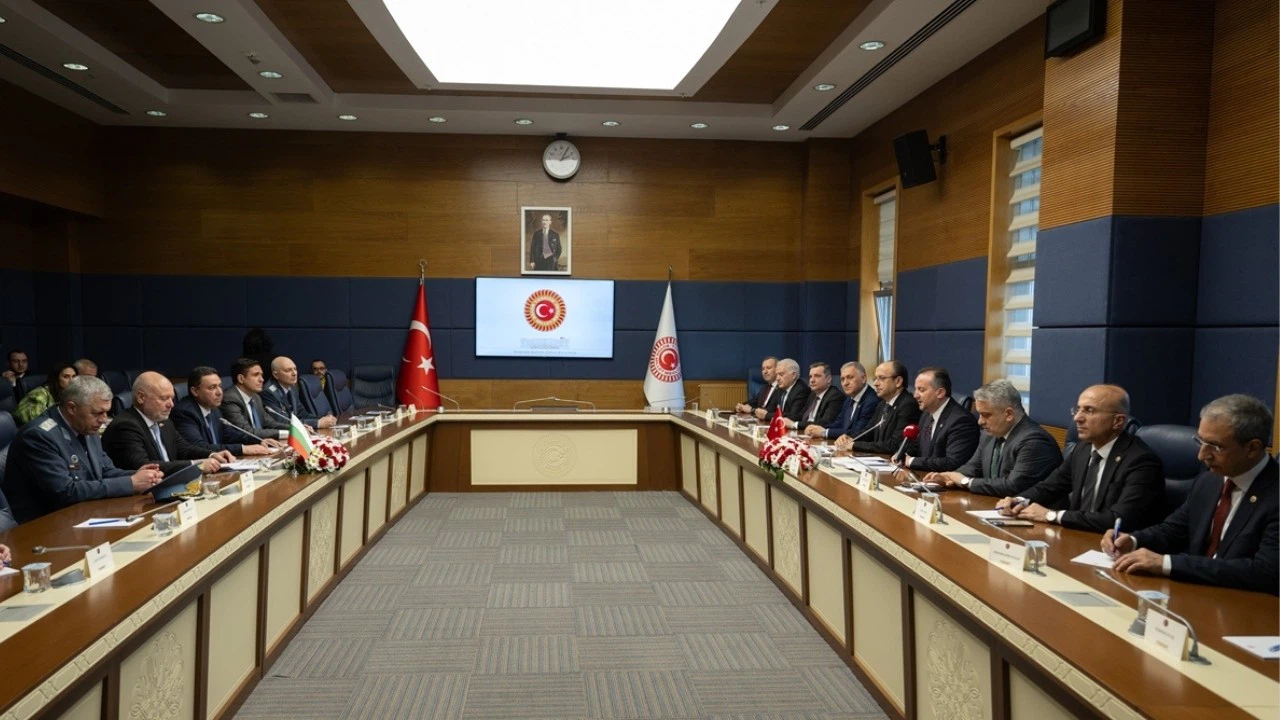 Özen, Bulgaristan Savunma Bakanı ile görüştü!