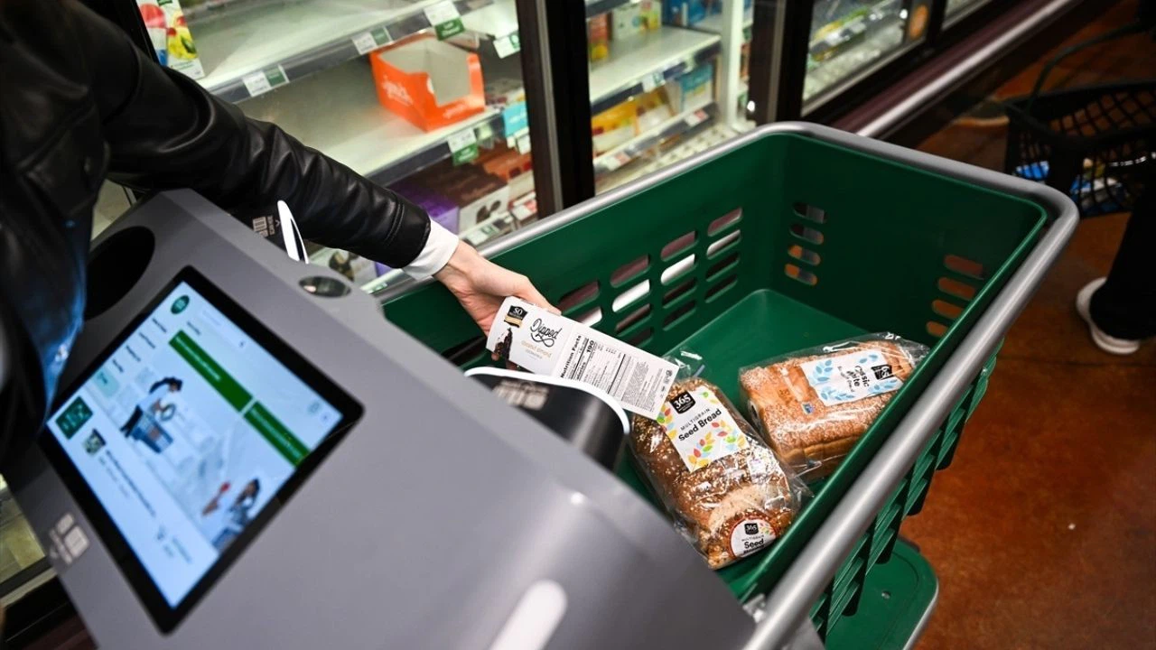 Akıllı alışveriş arabaları kullanıma girdi!