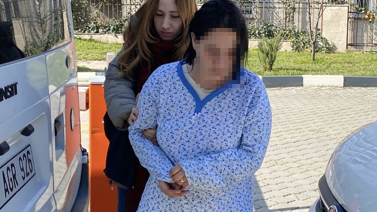 Erkek arkadaşını kalbinden bıçakladı!