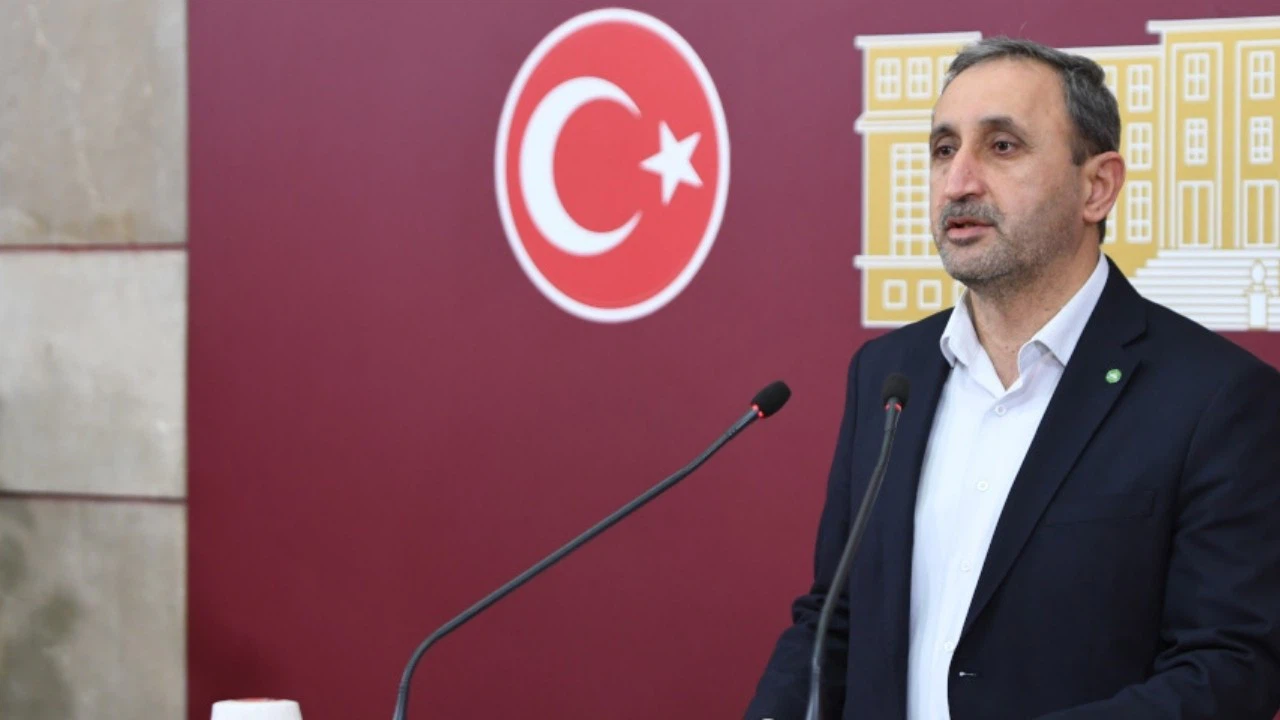 Demir, sahipsiz köpekler için çözüm istedi!