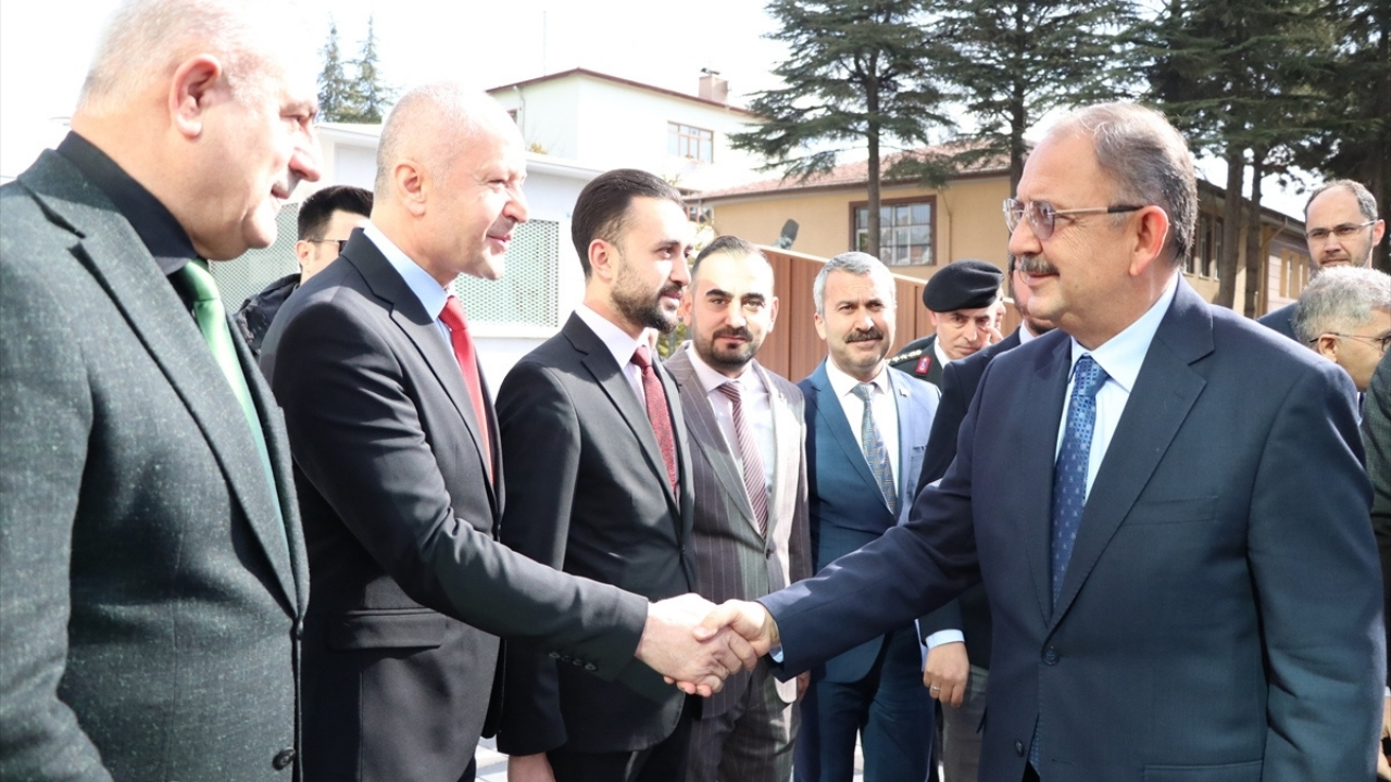 Özhaseki: "Her ay 10-15 bin konutu dağıtmaya devam edeceğiz"