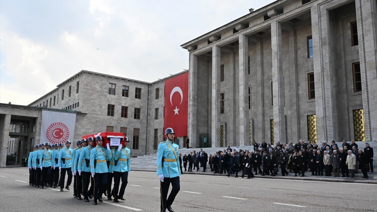 Aksakal için Meclis’te cenaze töreni düzenlendi!
