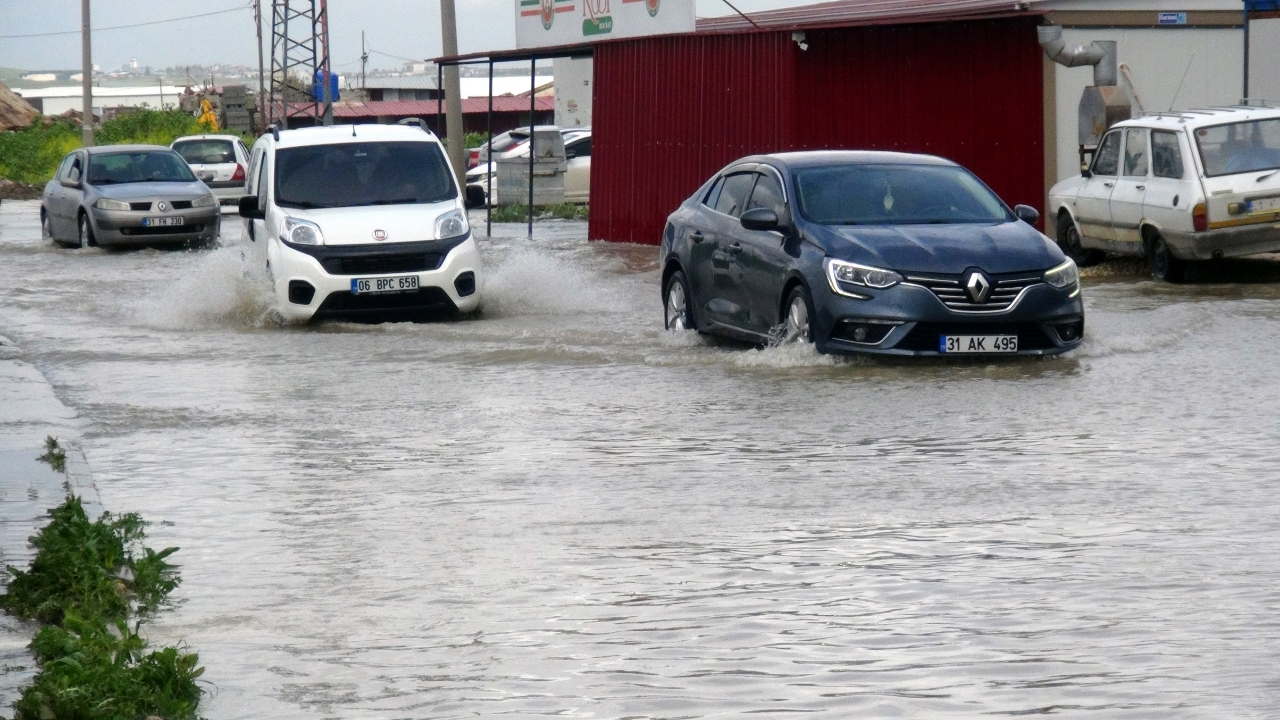 Hatay'da sağanak nedeniyle kriz masası oluşturuldu