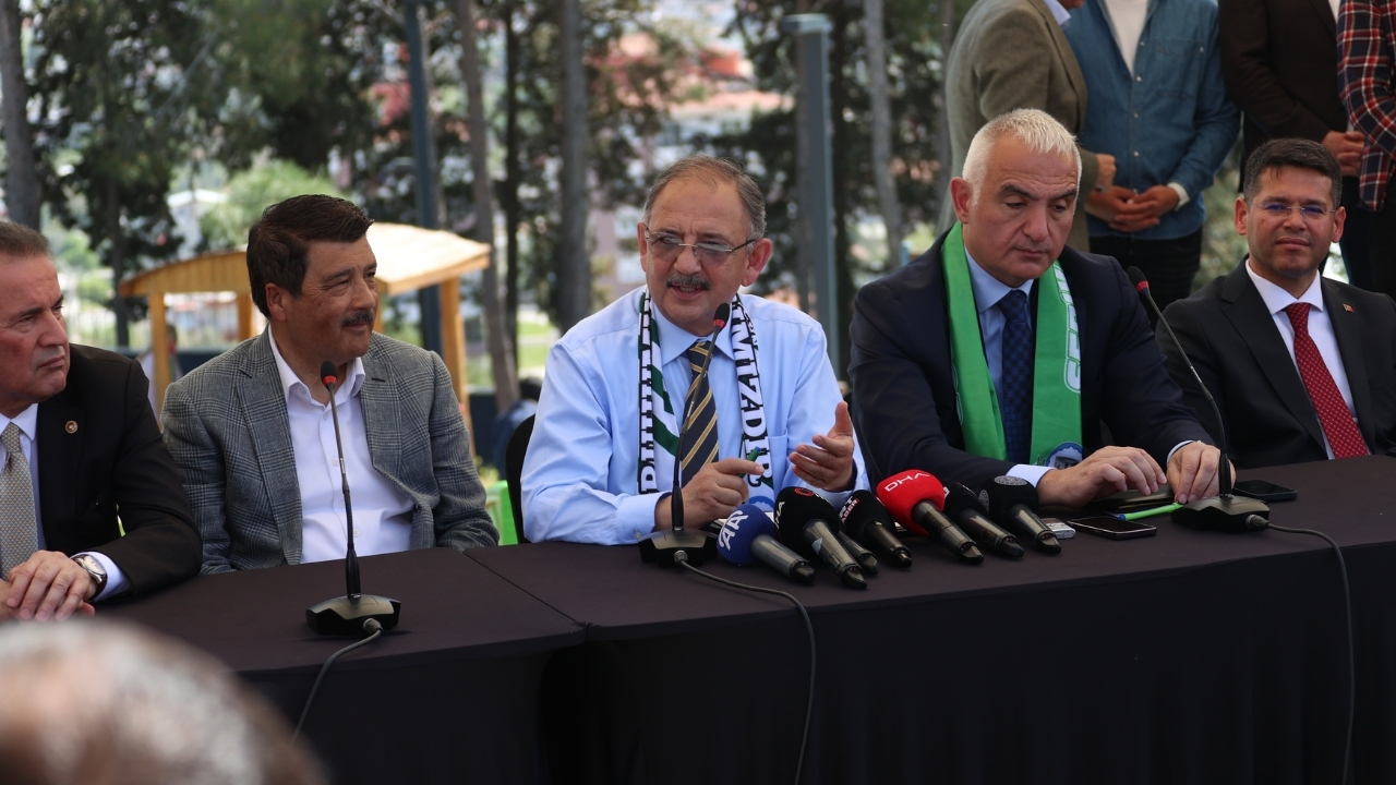 Özhaseki: "Bu seçimlerde biz geleceğimizi oyluyoruz"