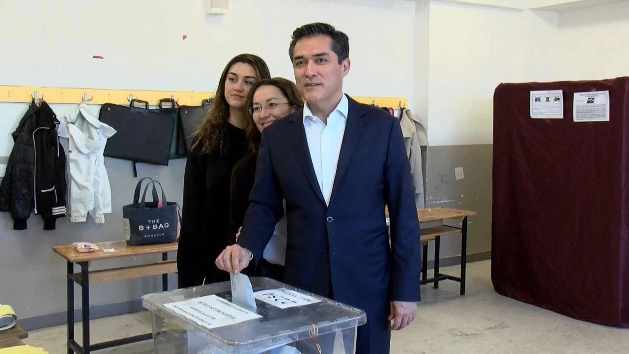 Buğra Kavuncu'nun oy kullandığı sandıktan 3 oy çıktı!