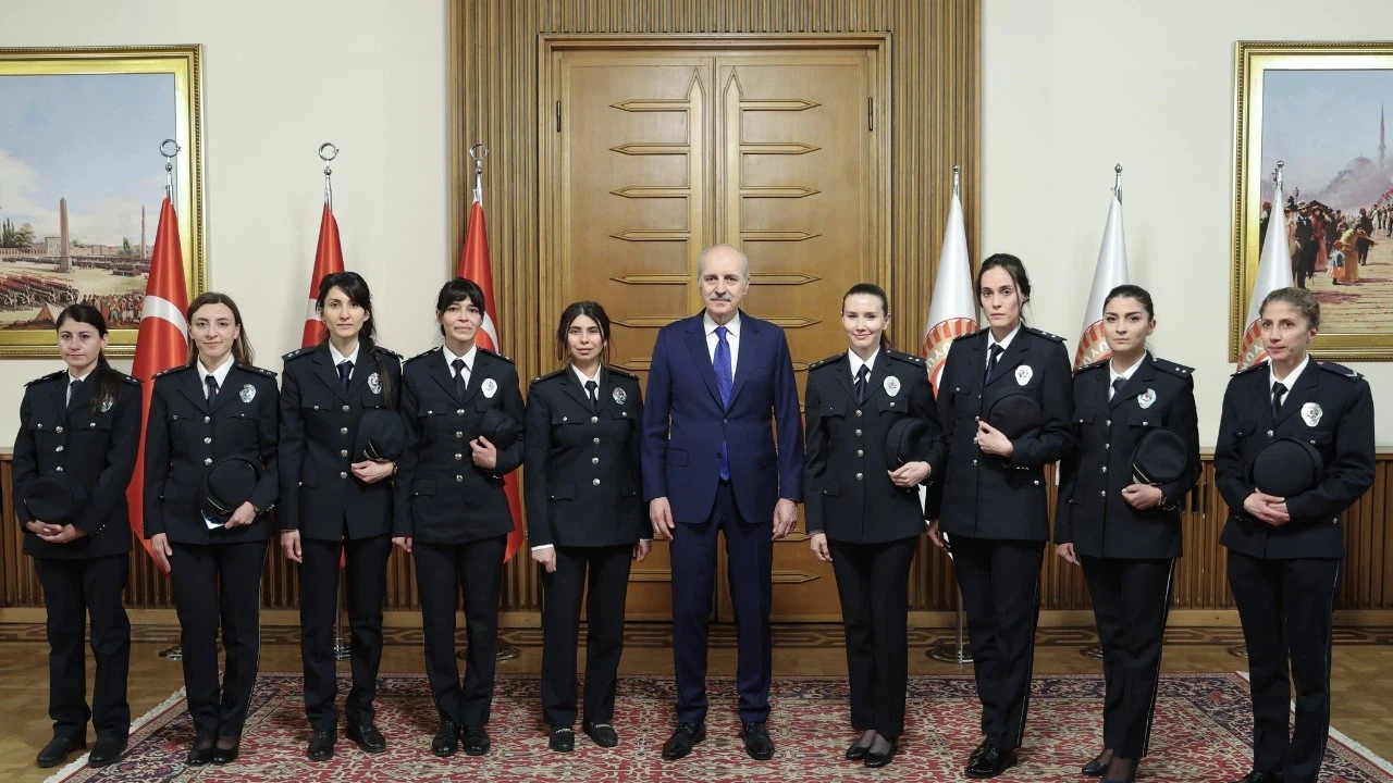 TBMM Başkanı Kurtulmuş Meclis personeliyle bayramlaştı