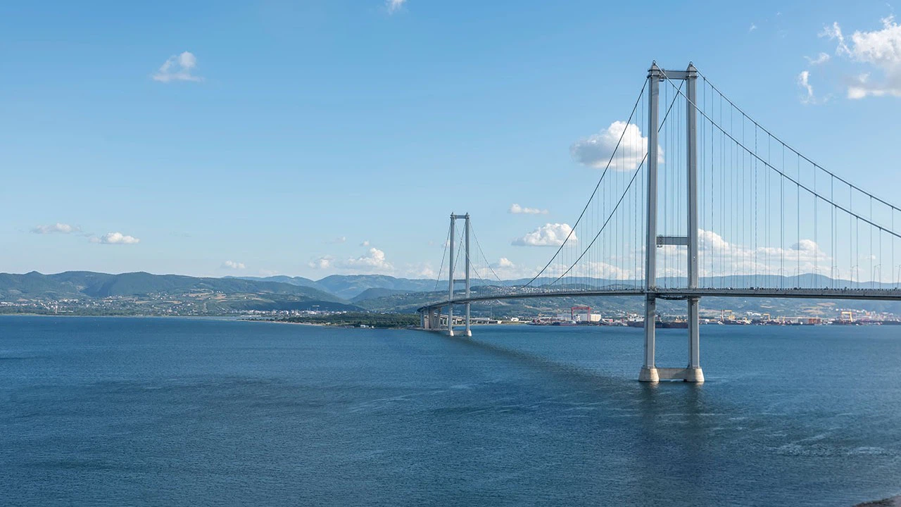 Osmangazi Köprüsü araç geçişinde rekor kırdı