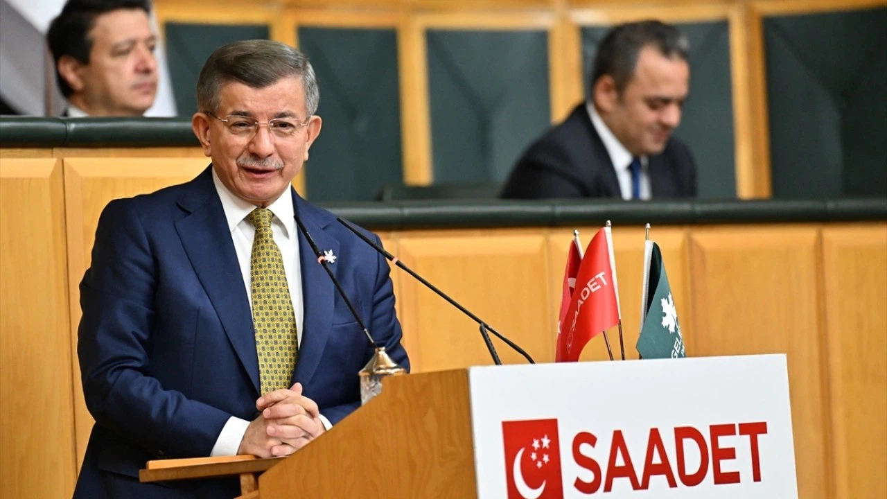 Davutoğlu: “Demokrasi için çok hayırlı görüyorum”