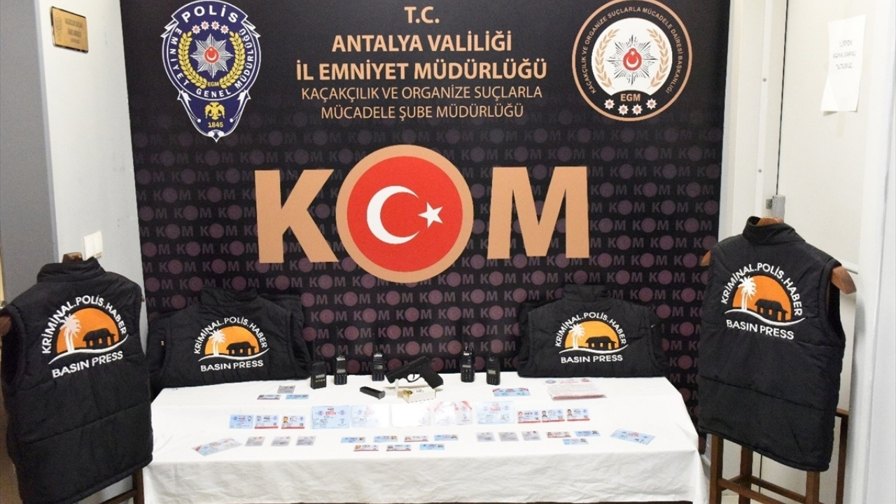 Antalya'da "sahte basın kartı" operasyonu!