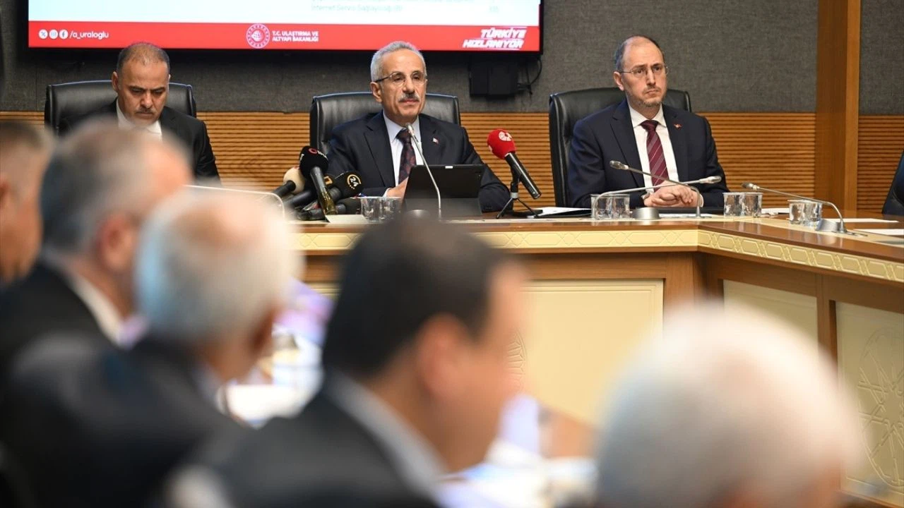 Bakan Uraloğlu'ndan "X" açıklaması: "Yasal mevzuata uymak zorundalar"