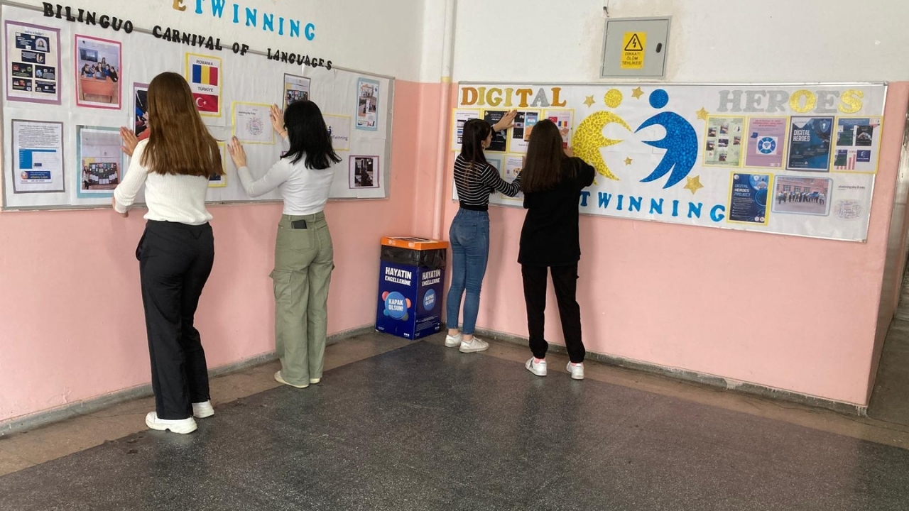 Zübeyde Hanım Mesleki ve Teknik Anadolu Lisesi öğrencileri, Türk dilini ve kültürünü Dünya’ya tanıttı